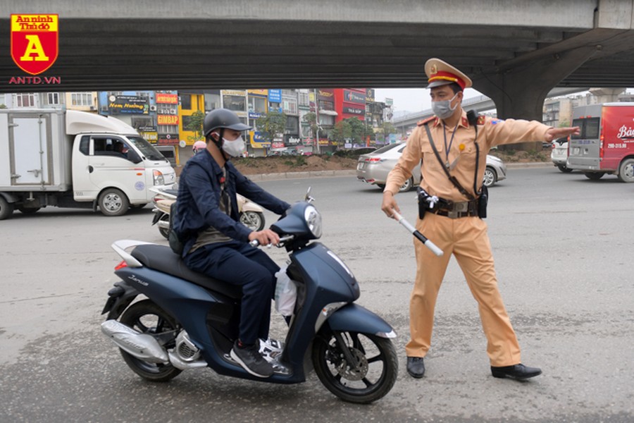 Xử phạt nhiều trường hợp vi phạm giao thông trong ngày đầu tổng kiểm tra, kiểm soát phương tiện